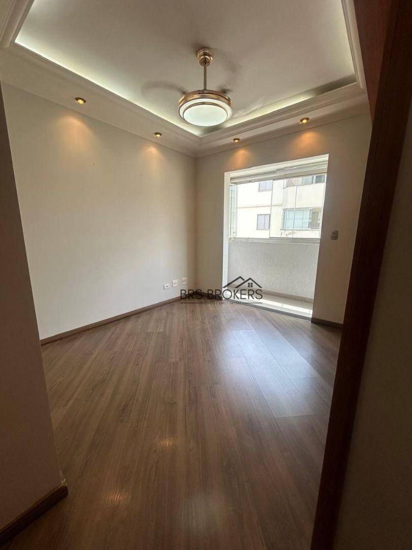 Apartamento para alugar com 2 quartos, 64m² - Foto 2