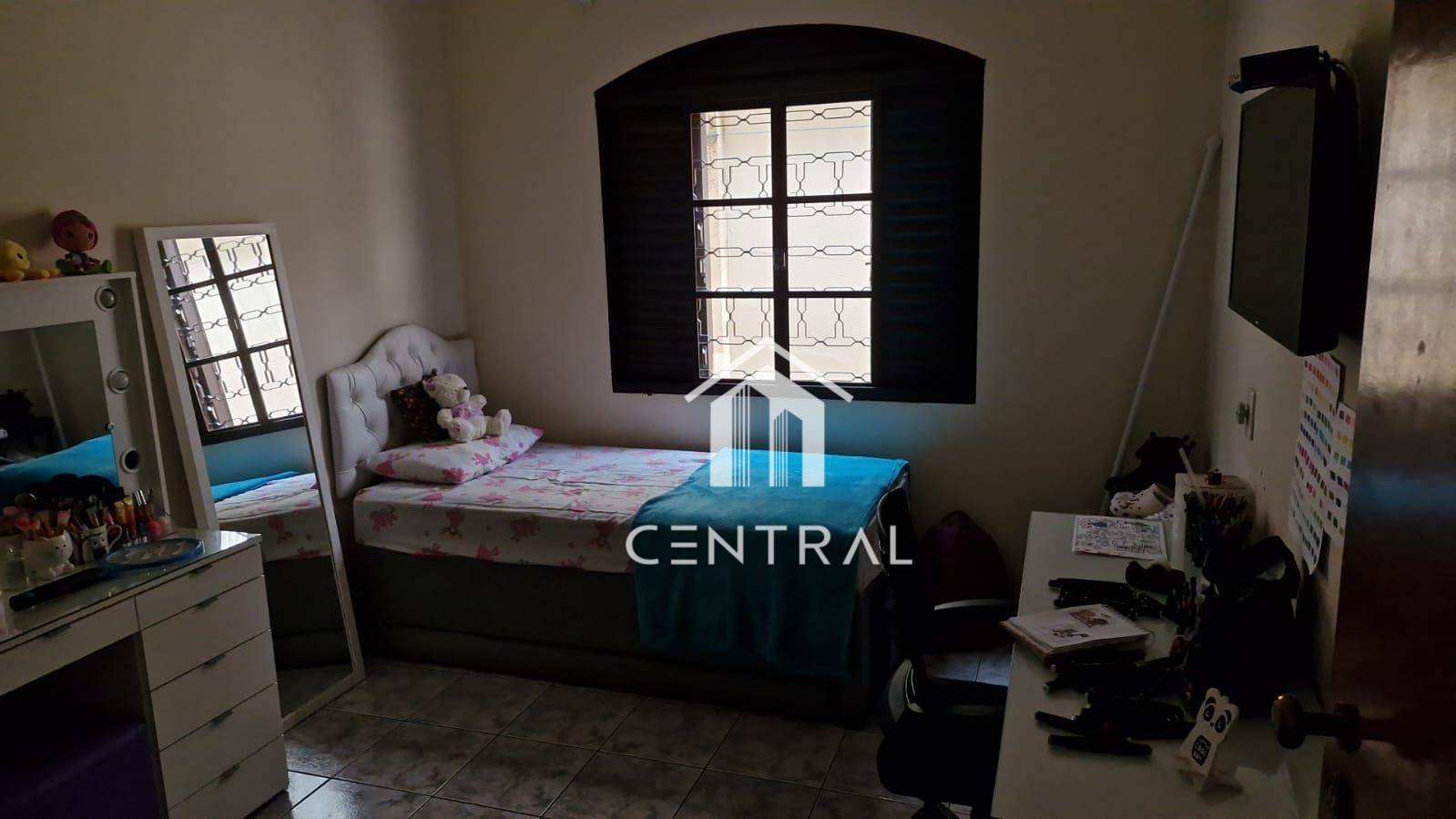 Casa à venda com 4 quartos, 200m² - Foto 15