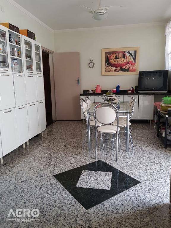 Casa à venda com 3 quartos, 316m² - Foto 17