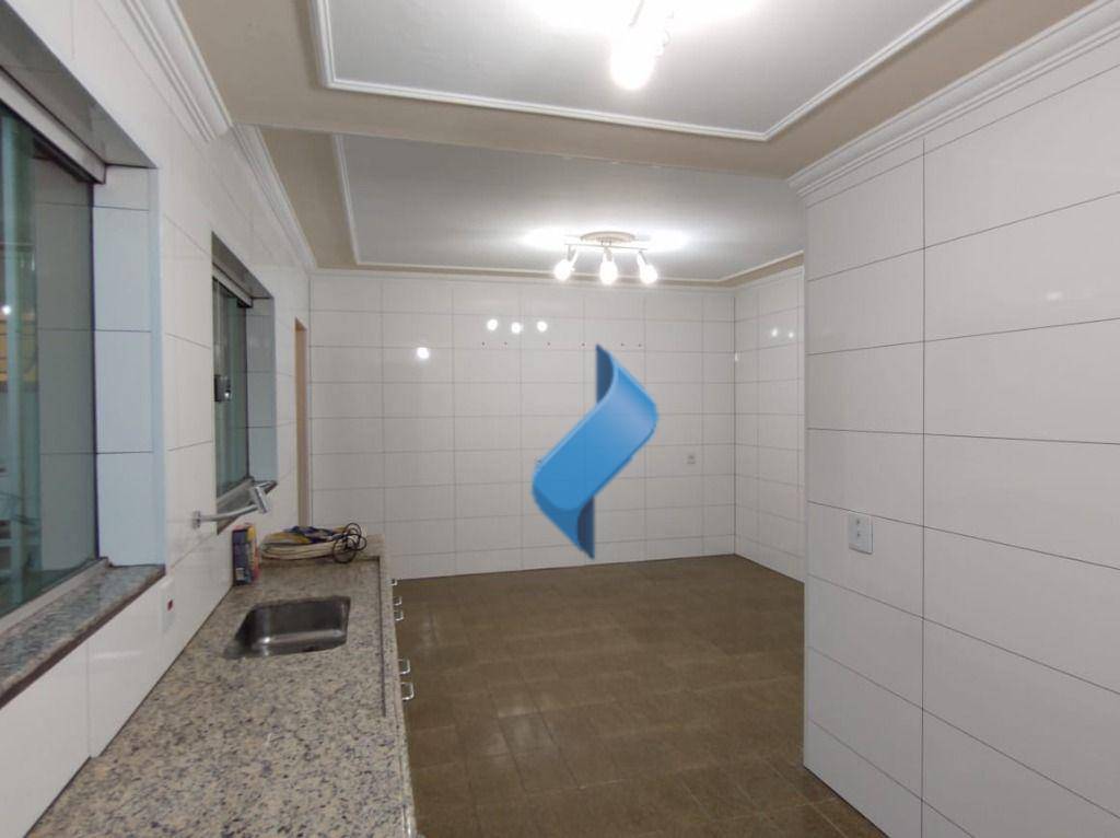 Casa à venda com 3 quartos, 250m² - Foto 6