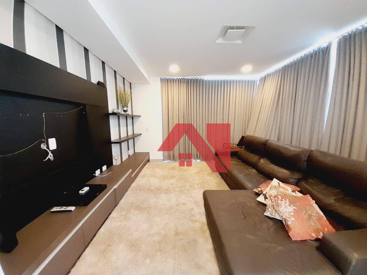 Sobrado à venda com 4 quartos, 388m² - Foto 4