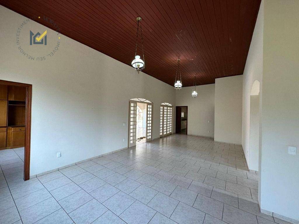 Casa à venda e aluguel com 3 quartos, 314m² - Foto 4