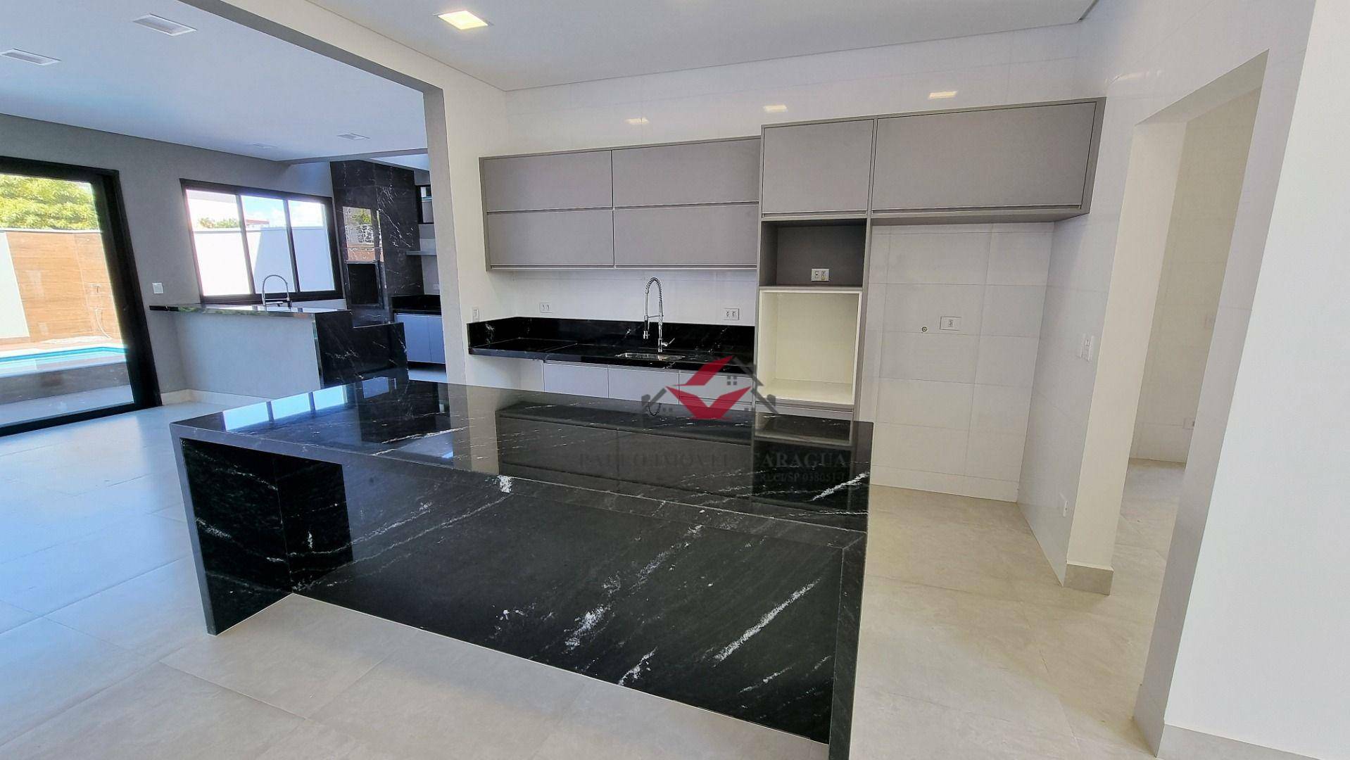 Casa de Condomínio à venda com 4 quartos, 315m² - Foto 10