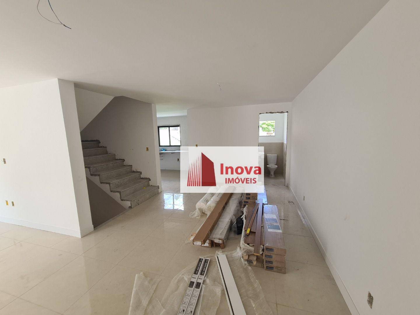 Casa à venda com 3 quartos, 160m² - Foto 4