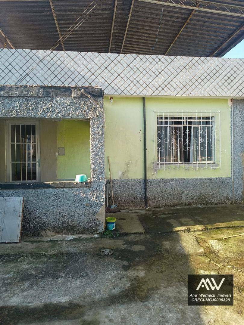 Casa à venda com 2 quartos, 120m² - Foto 2