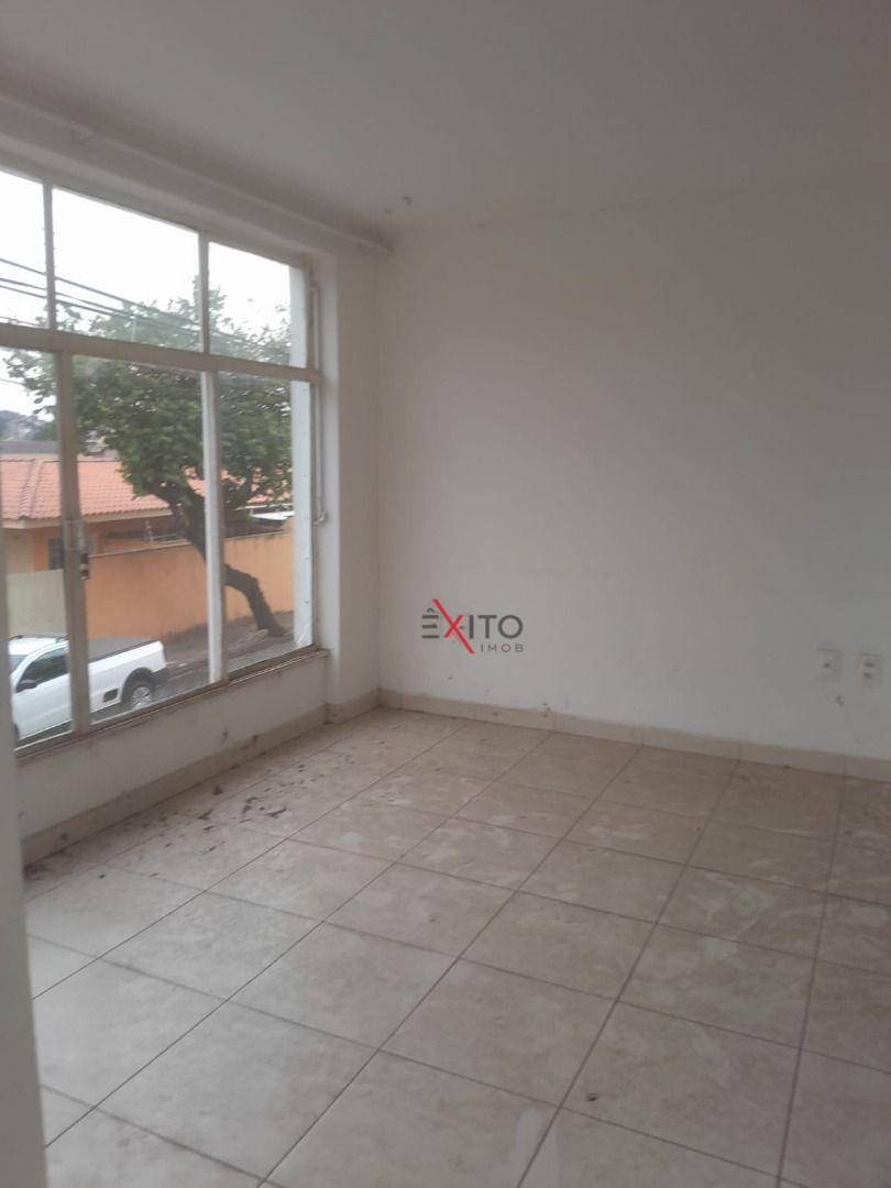 Casa à venda com 2 quartos, 319m² - Foto 2