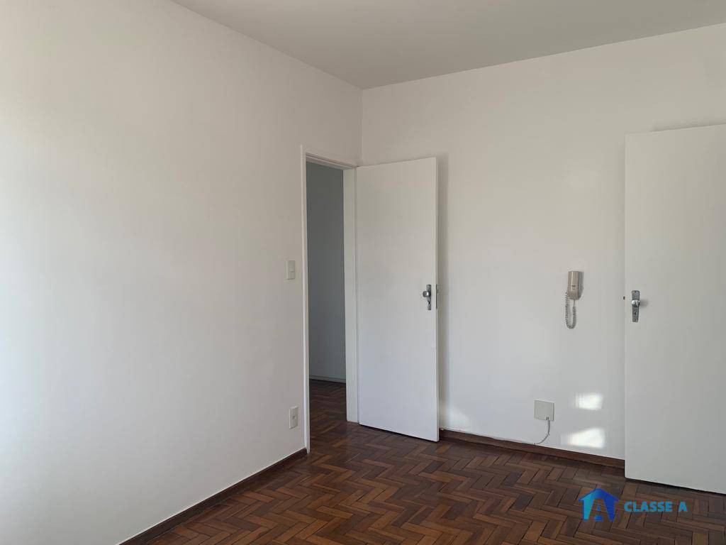 Apartamento à venda com 3 quartos, 134m² - Foto 4