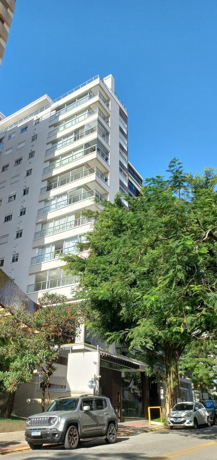 Apartamento à venda com 3 quartos, 108m² - Foto 2