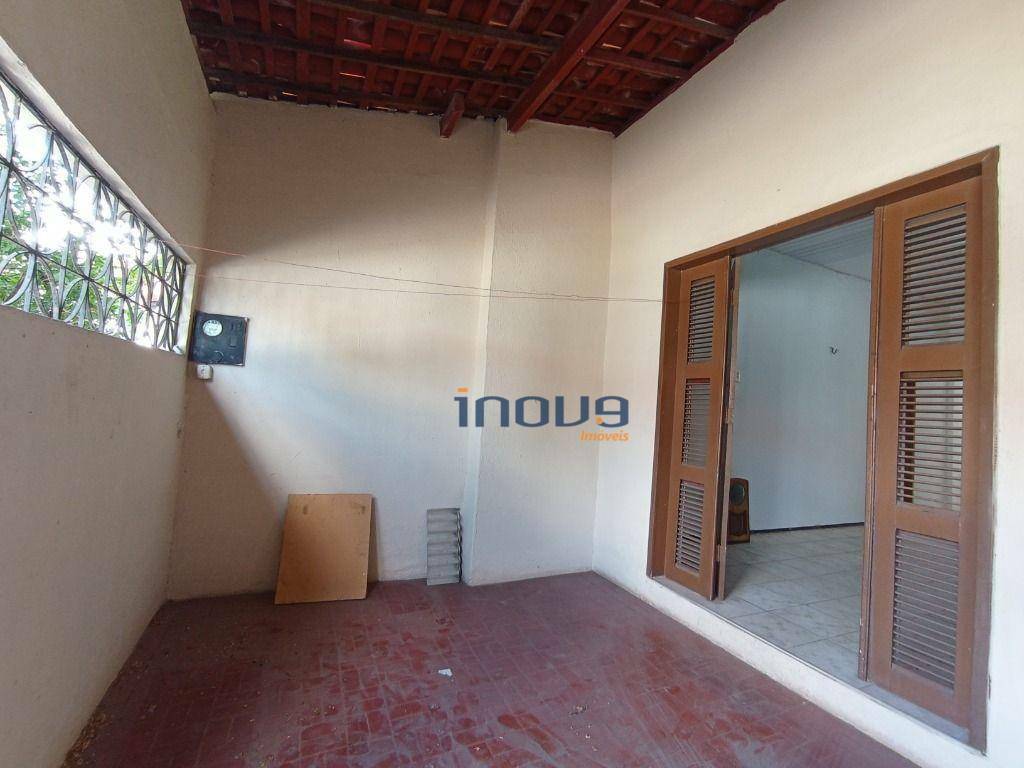 Casa à venda com 4 quartos, 120m² - Foto 3