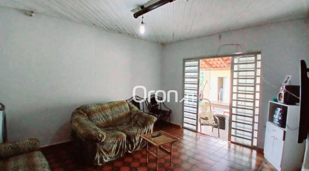 Casa à venda com 3 quartos, 241m² - Foto 2