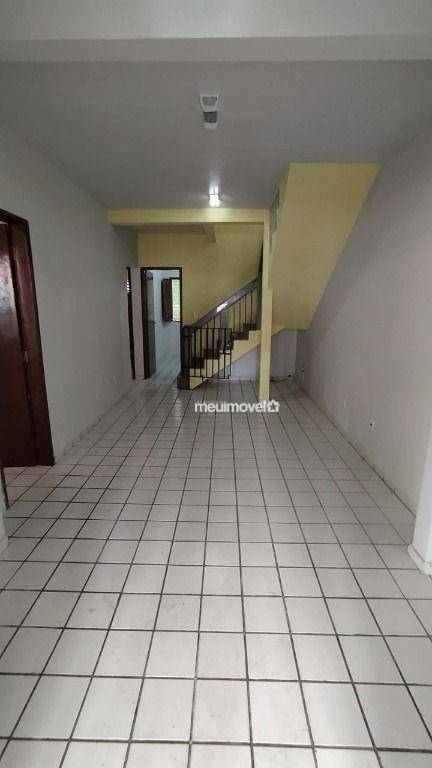 Casa de Condomínio à venda com 5 quartos, 200m² - Foto 7