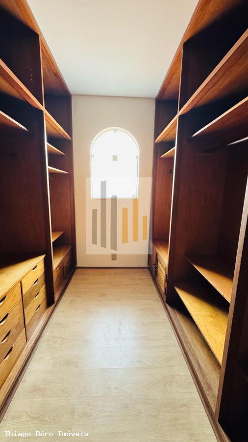 Casa à venda com 4 quartos, 840m² - Foto 16