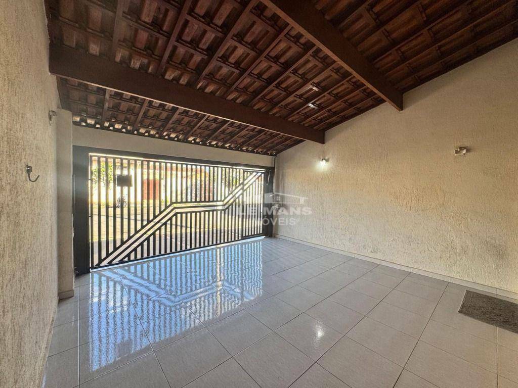 Casa à venda com 2 quartos, 88m² - Foto 1