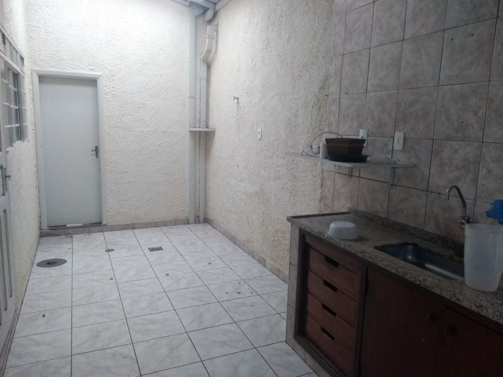 Casa à venda com 3 quartos, 240m² - Foto 23