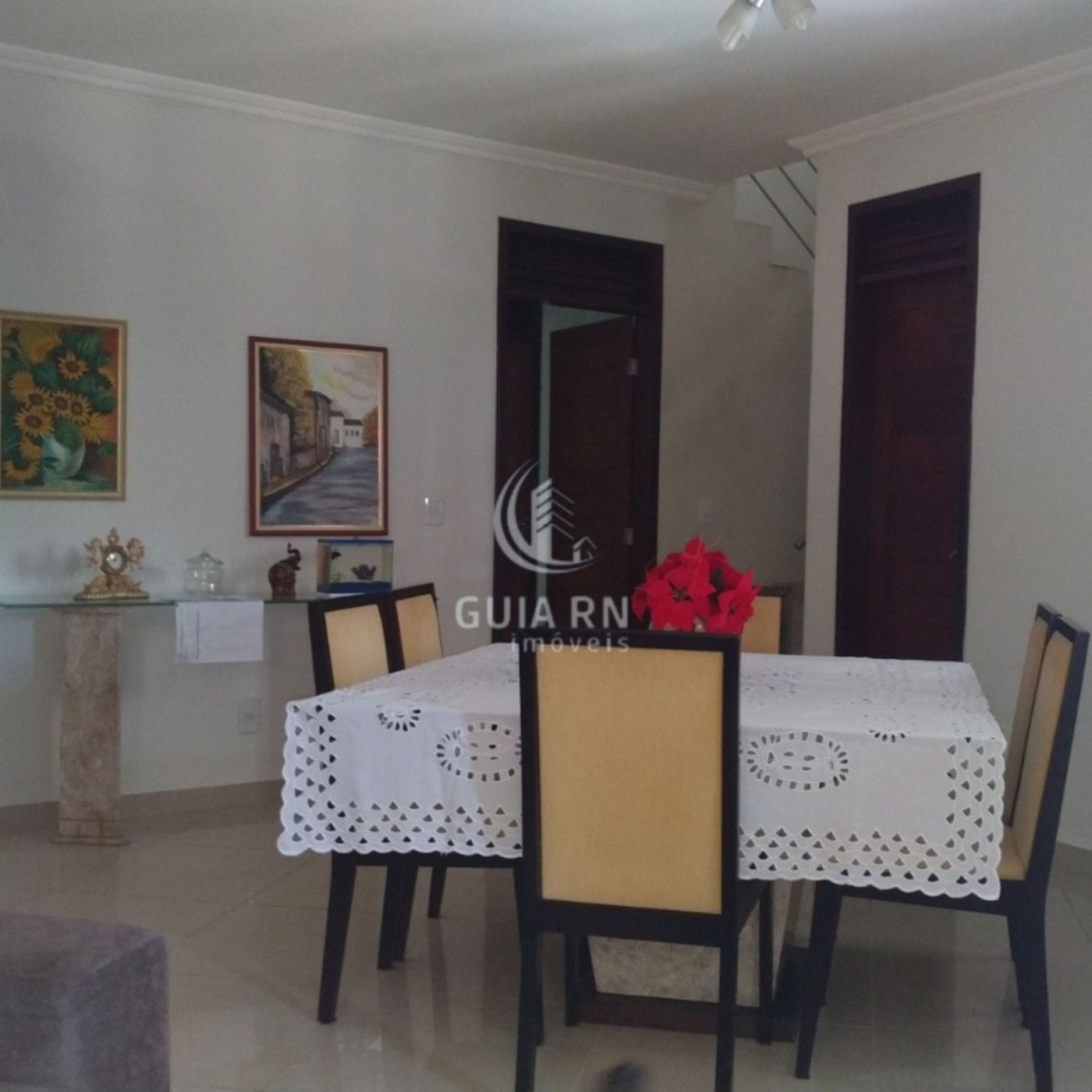 Casa à venda com 4 quartos, 200m² - Foto 4