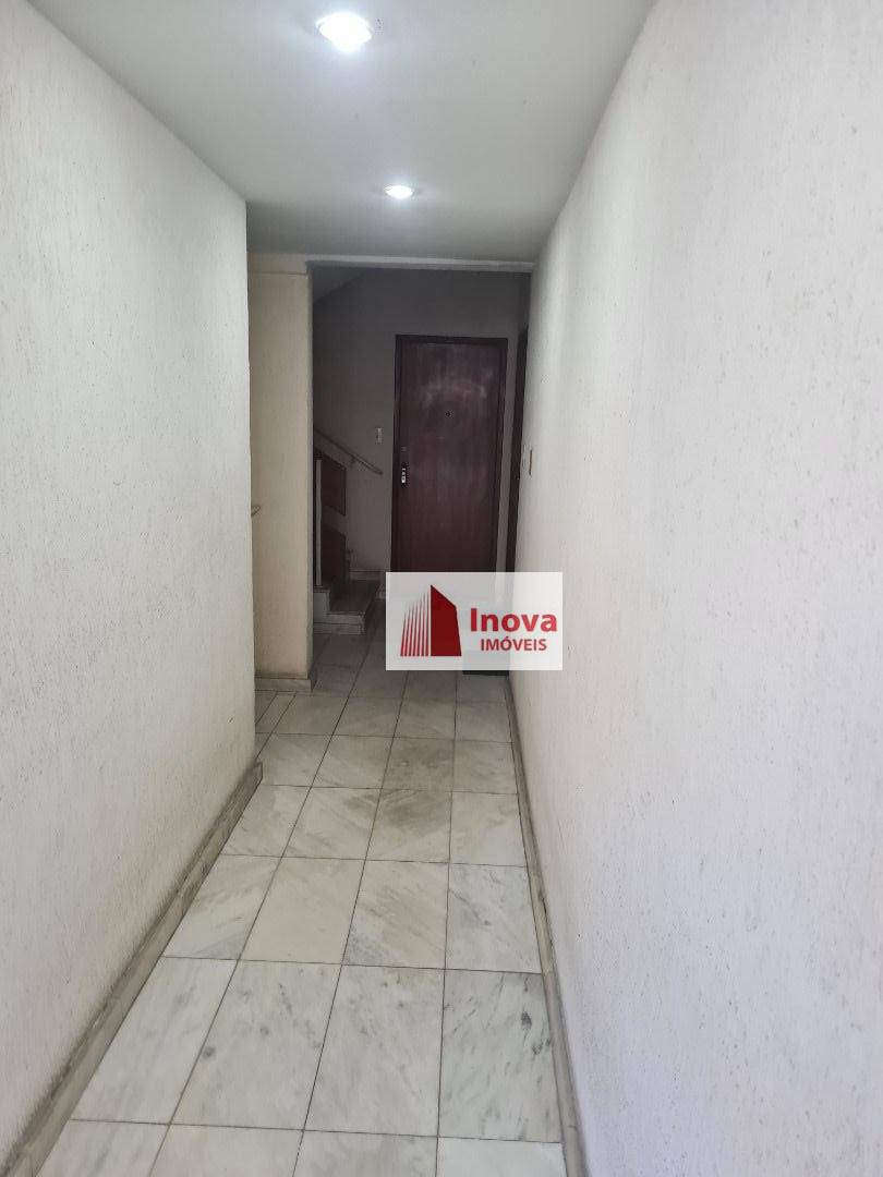 Apartamento à venda com 2 quartos, 70m² - Foto 2