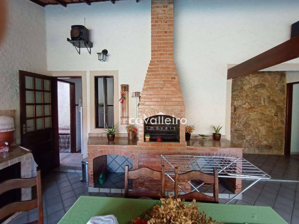 Casa à venda com 4 quartos, 275m² - Foto 37