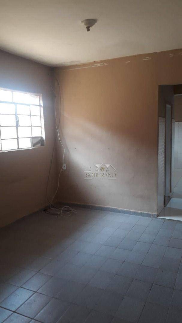 Sobrado à venda com 3 quartos, 300m² - Foto 4