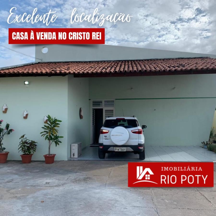 Casa à venda com 4 quartos, 260m² - Foto 1