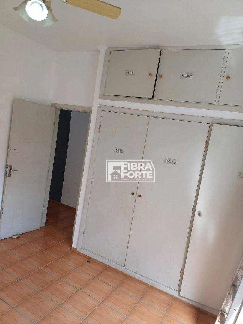 Casa à venda com 3 quartos, 210m² - Foto 14