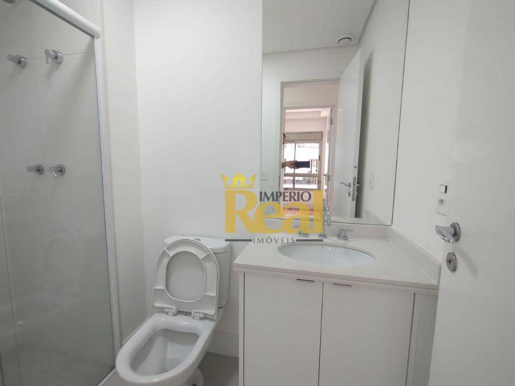 Apartamento para alugar com 2 quartos, 70m² - Foto 11