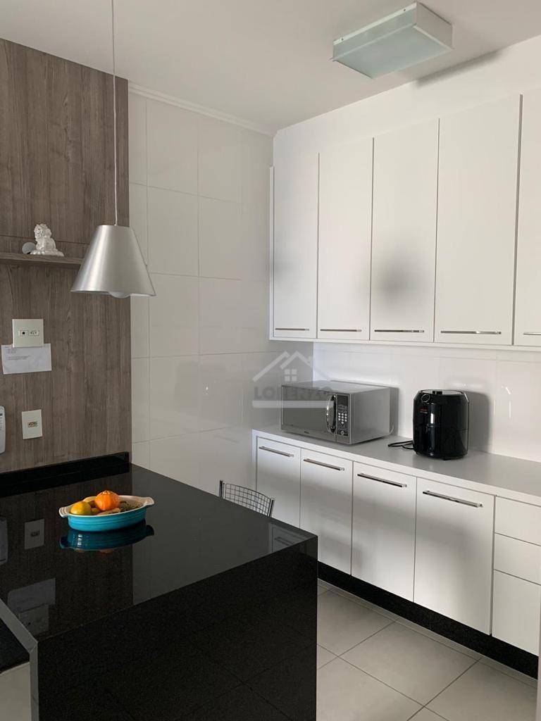 Apartamento à venda com 3 quartos, 162m² - Foto 7