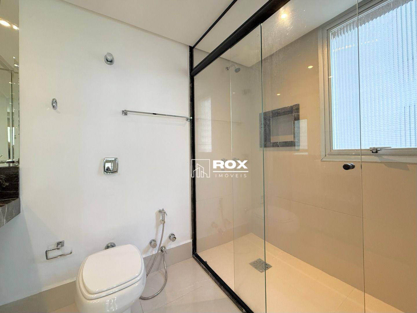 Apartamento para alugar com 3 quartos, 217m² - Foto 38