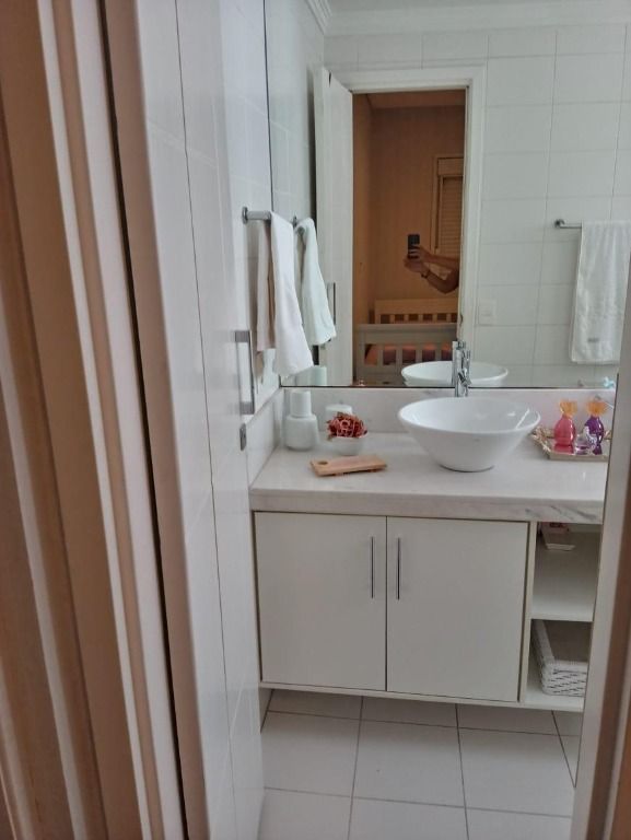 Apartamento à venda com 3 quartos, 155m² - Foto 9