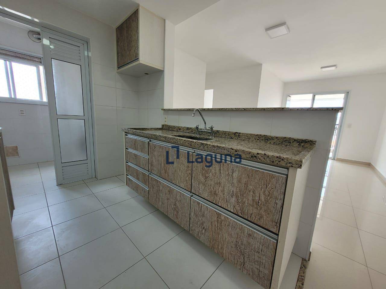 Apartamento para alugar com 3 quartos, 76m² - Foto 3