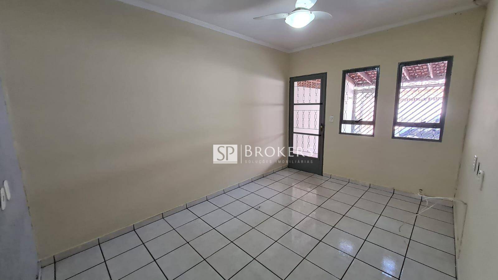 Casa à venda com 3 quartos, 90m² - Foto 4