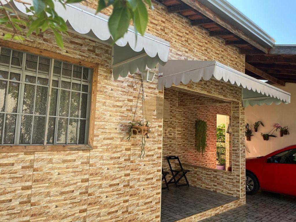 Casa à venda com 2 quartos, 135m² - Foto 1