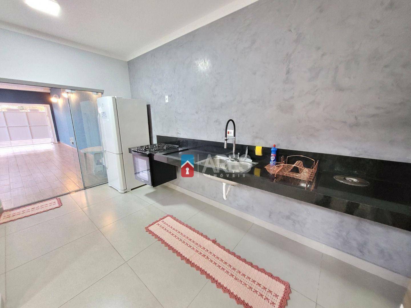 Casa à venda com 2 quartos, 156m² - Foto 4