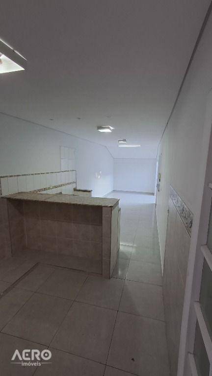Casa à venda com 3 quartos, 193m² - Foto 7