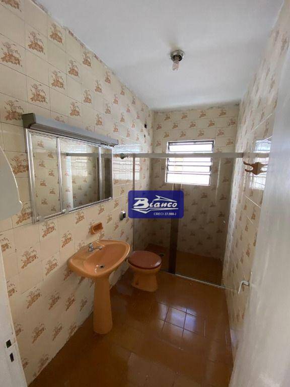 Sobrado à venda e aluguel com 3 quartos, 200m² - Foto 18