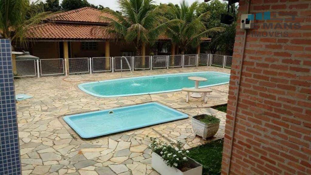 Chácara à venda com 3 quartos, 280m² - Foto 1