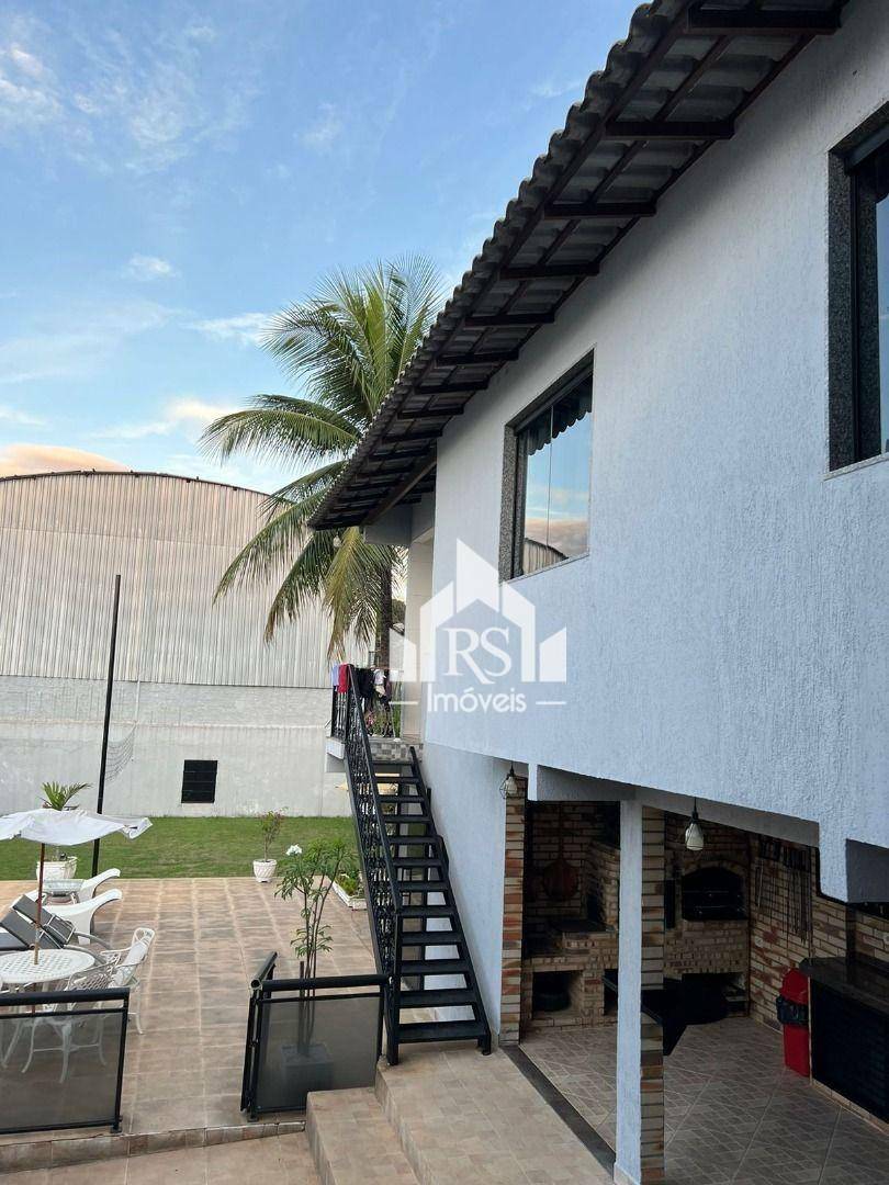 Casa à venda com 4 quartos, 250m² - Foto 2