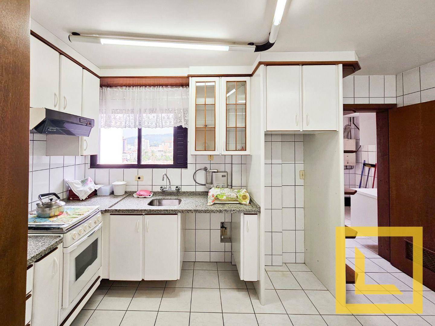 Apartamento à venda com 3 quartos, 135m² - Foto 6