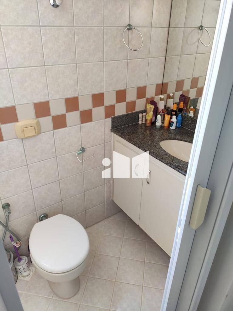 Apartamento à venda com 2 quartos, 75m² - Foto 3