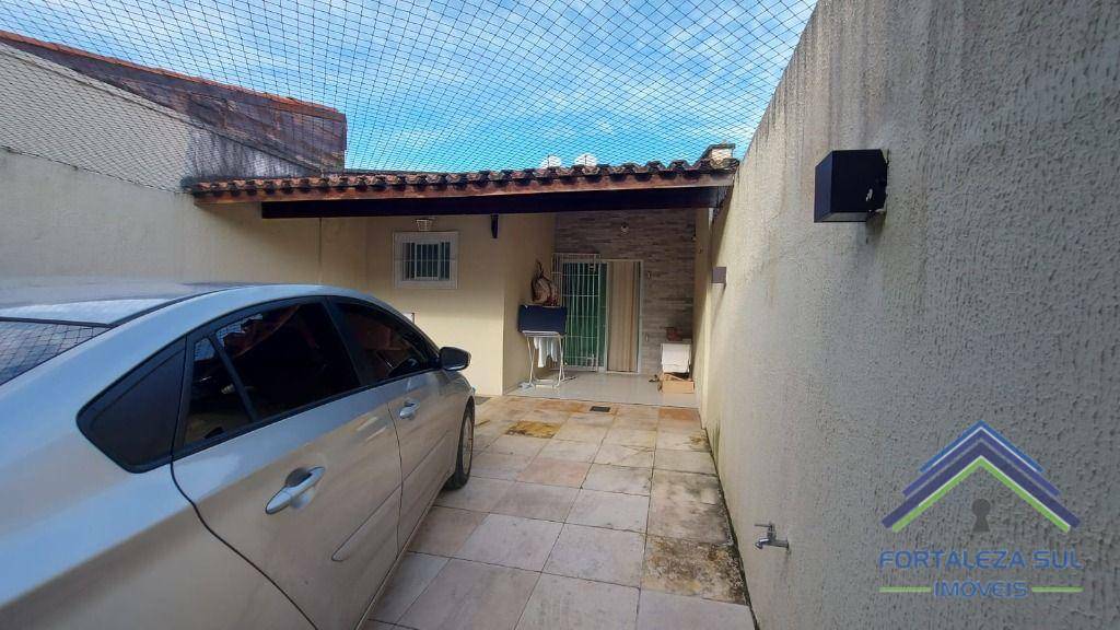 Casa à venda com 3 quartos, 87m² - Foto 2