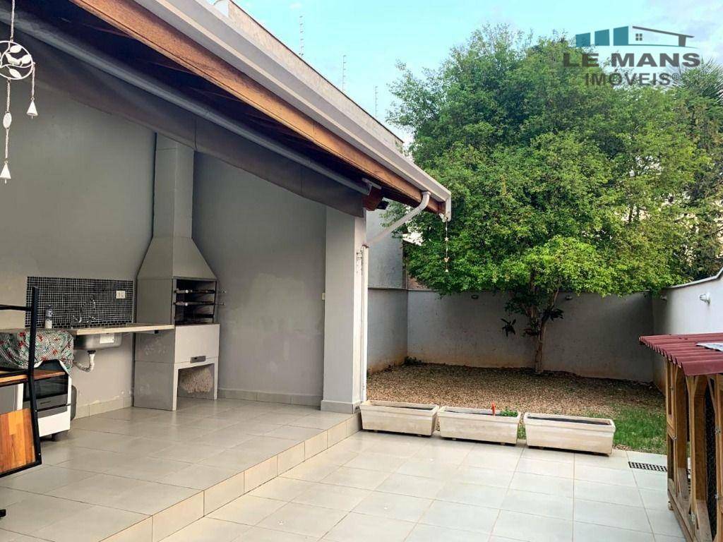 Casa à venda com 4 quartos, 230m² - Foto 2