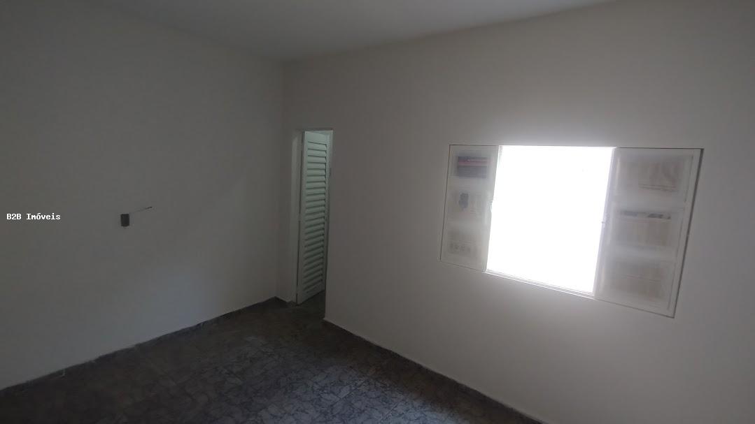 Casa à venda com 3 quartos, 190m² - Foto 14