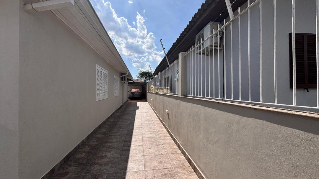 Casa à venda com 3 quartos, 168m² - Foto 4