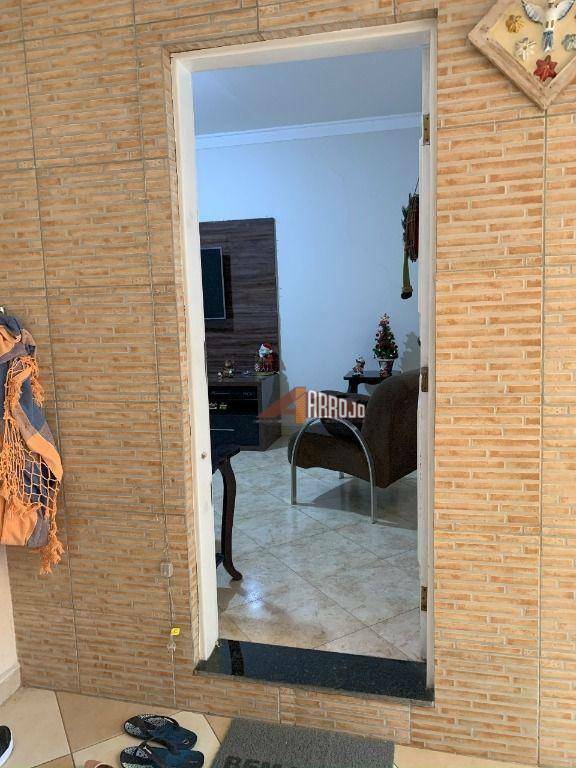 Casa à venda com 3 quartos, 200m² - Foto 35