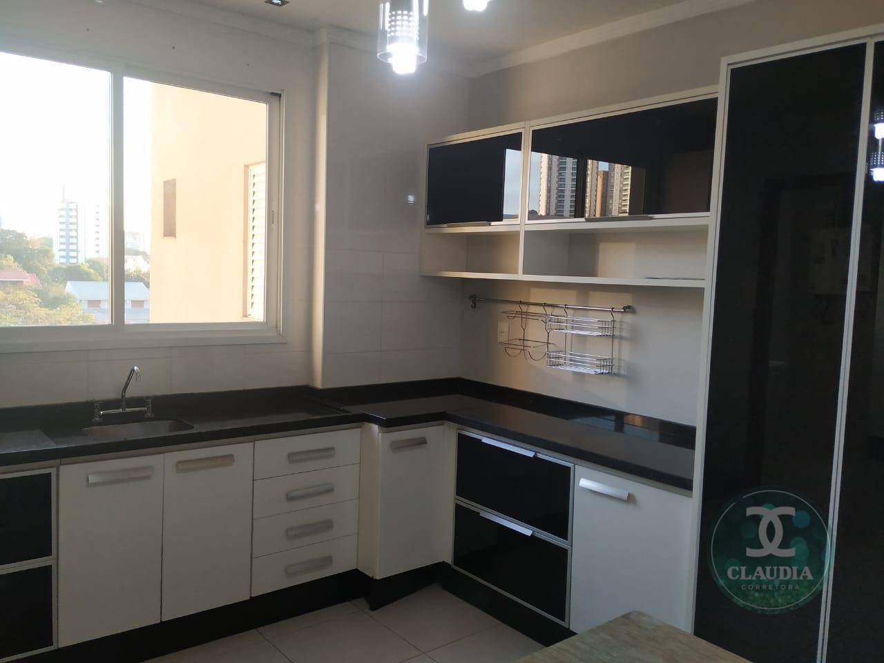 Apartamento à venda com 3 quartos, 188m² - Foto 19