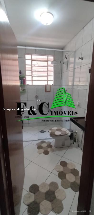 Casa à venda com 5 quartos, 200m² - Foto 7