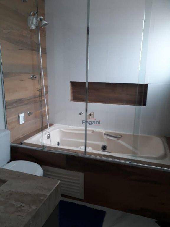 Casa à venda e aluguel com 3 quartos, 281m² - Foto 11