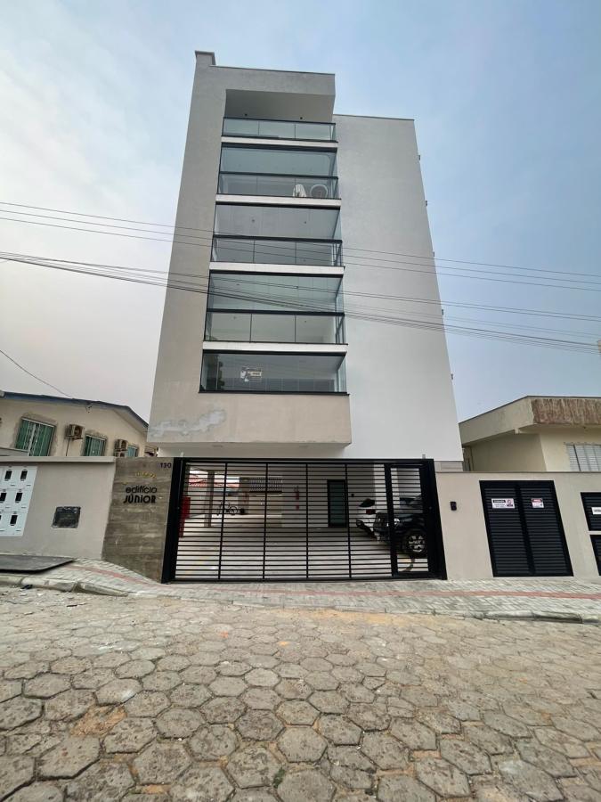 Apartamento à venda com 2 quartos, 64m² - Foto 1