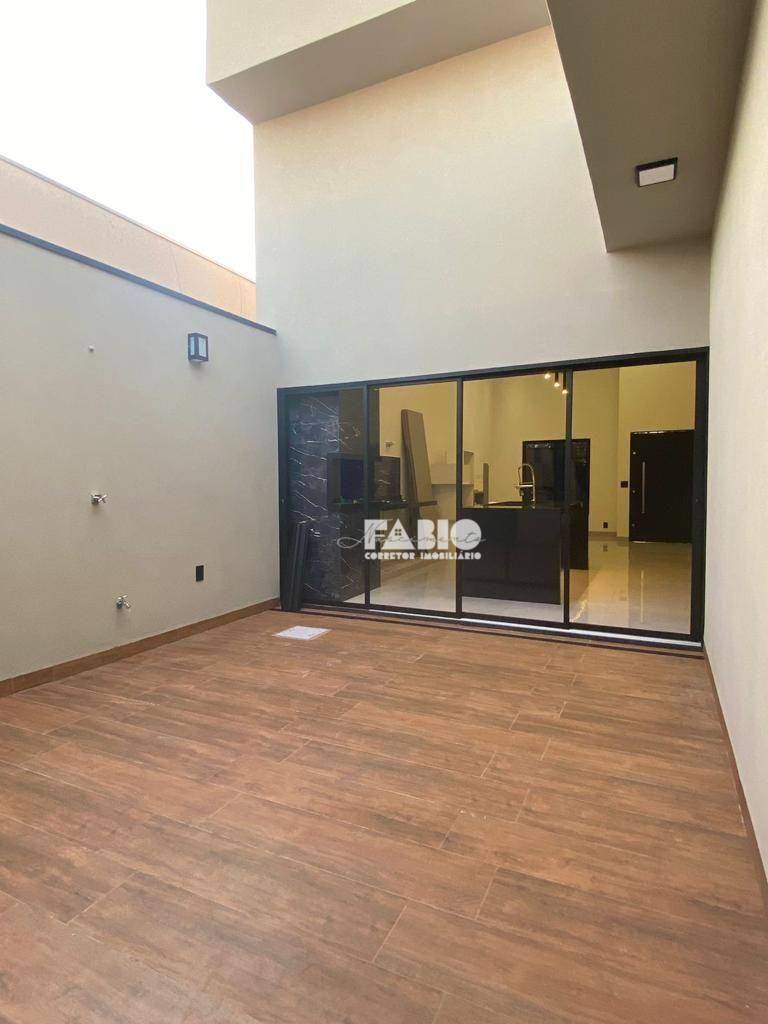 Casa à venda com 3 quartos, 121m² - Foto 12