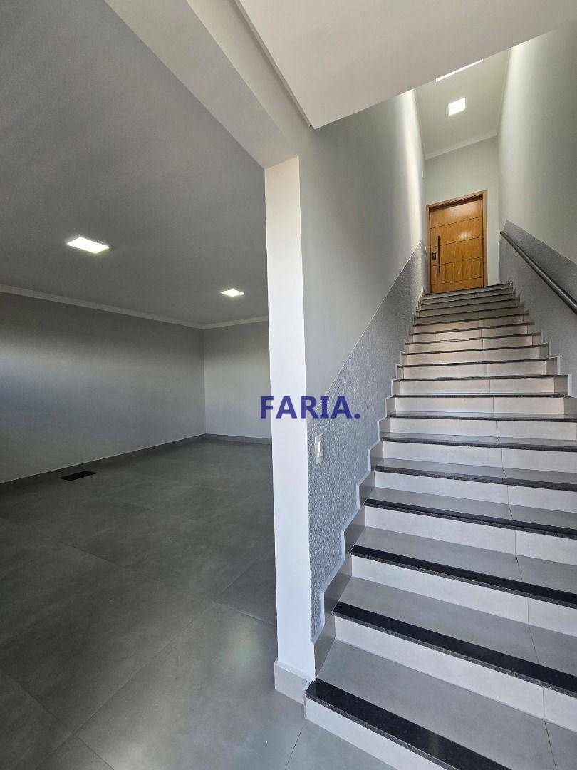 Casa à venda com 3 quartos, 185m² - Foto 4