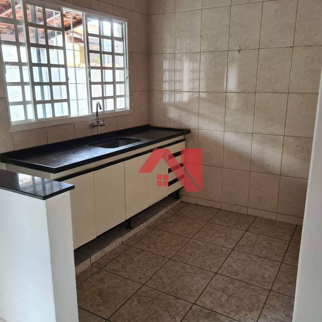 Casa à venda com 3 quartos, 90m² - Foto 8